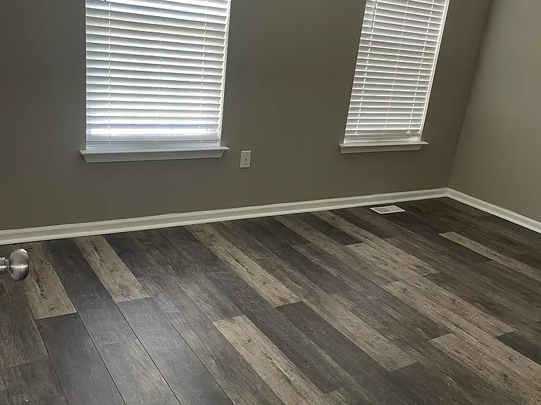 435 Park Ave — Photo 11