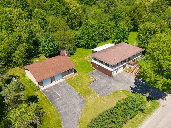 6750 Smith Rd, Jackson, MI 49201