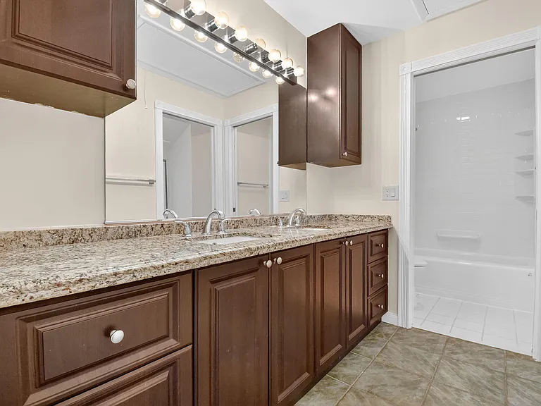 204 Andover Ct — Photo 24