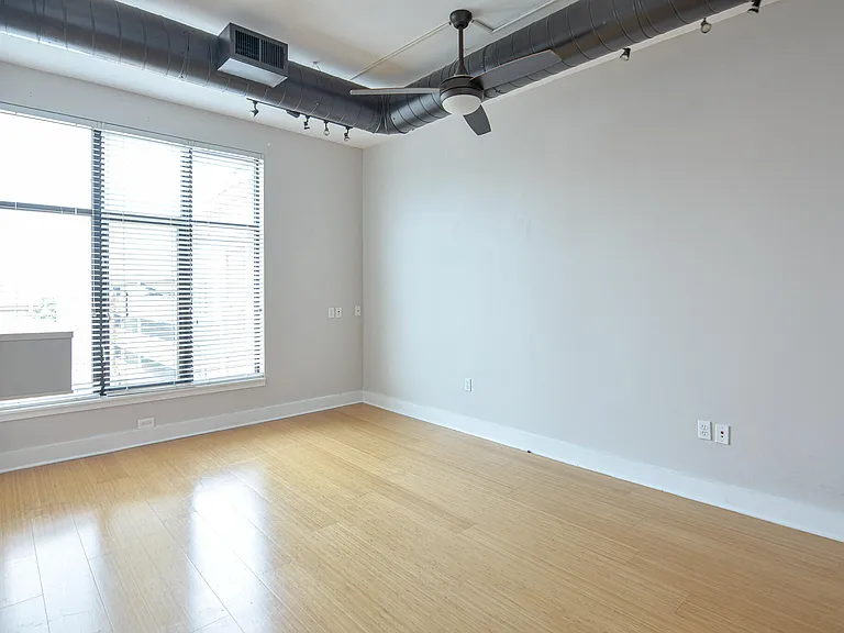 535 S Upper St #402 — Photo 15