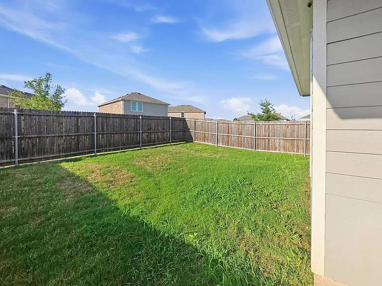 410 Forest St — Photo 19