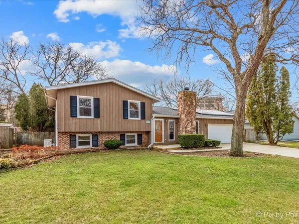 27W345 Fleming Dr, Winfield, IL 60190