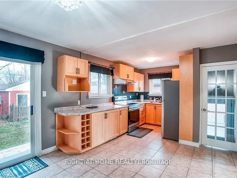 14 Graham Cres — Photo 7
