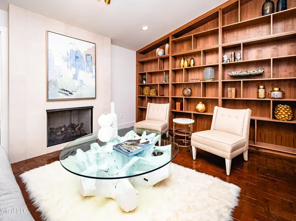 160 Montbrook Dr, Jackson, MS 39206