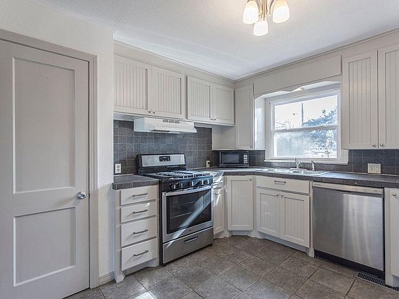 2nd image of 2200 Andover Ct