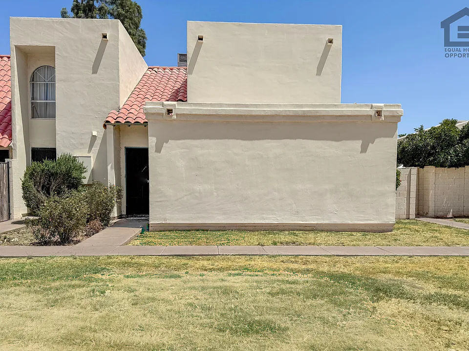 3202 W Loma Ln #2