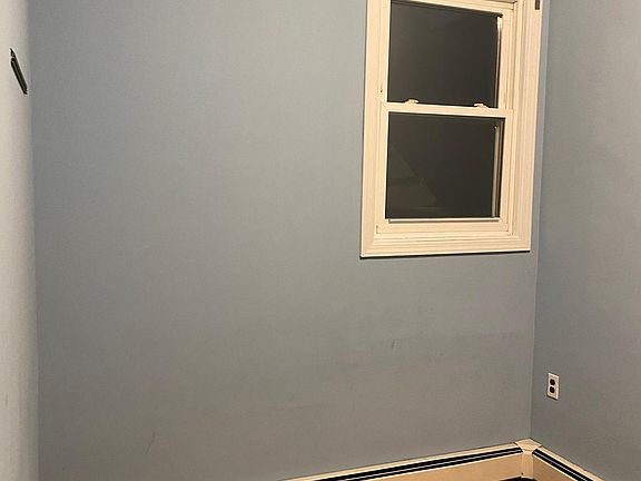 4th image of 202 Van Buren St Floor 1