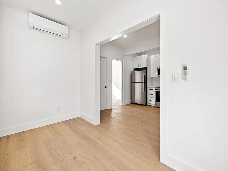 34-06 44th St #3R — Photo 5
