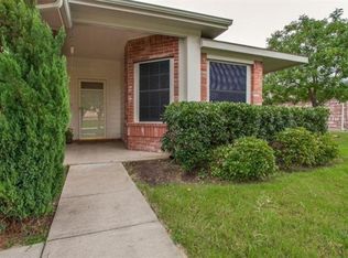 1002 Hampton Dr, Forney, TX 75126