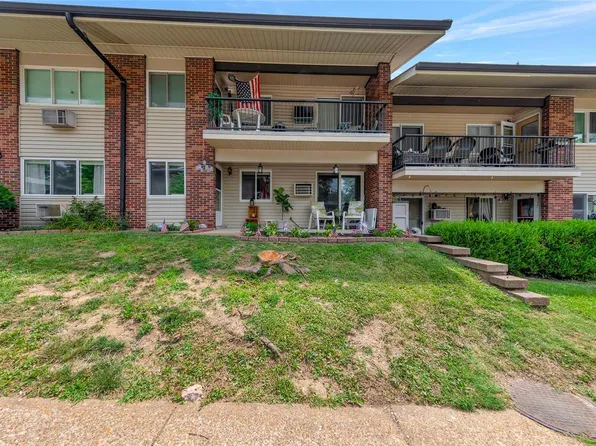10017 Echoridge Ln APT D, Saint Louis, MO 63123