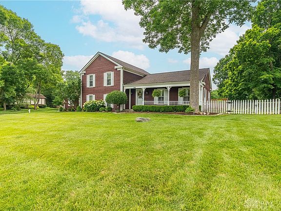 3rd image of 300 Tuxford Pl