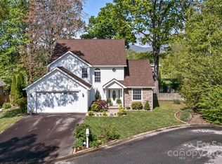 301 Theron Ct, Candler, NC 28715