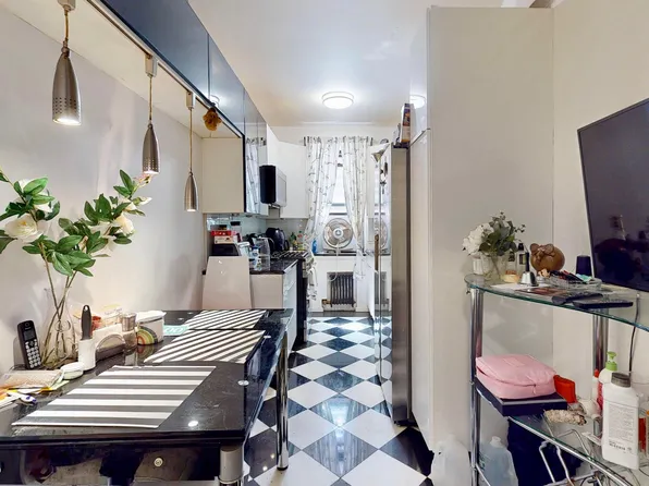 2546 East 13th Street image 10 of 10