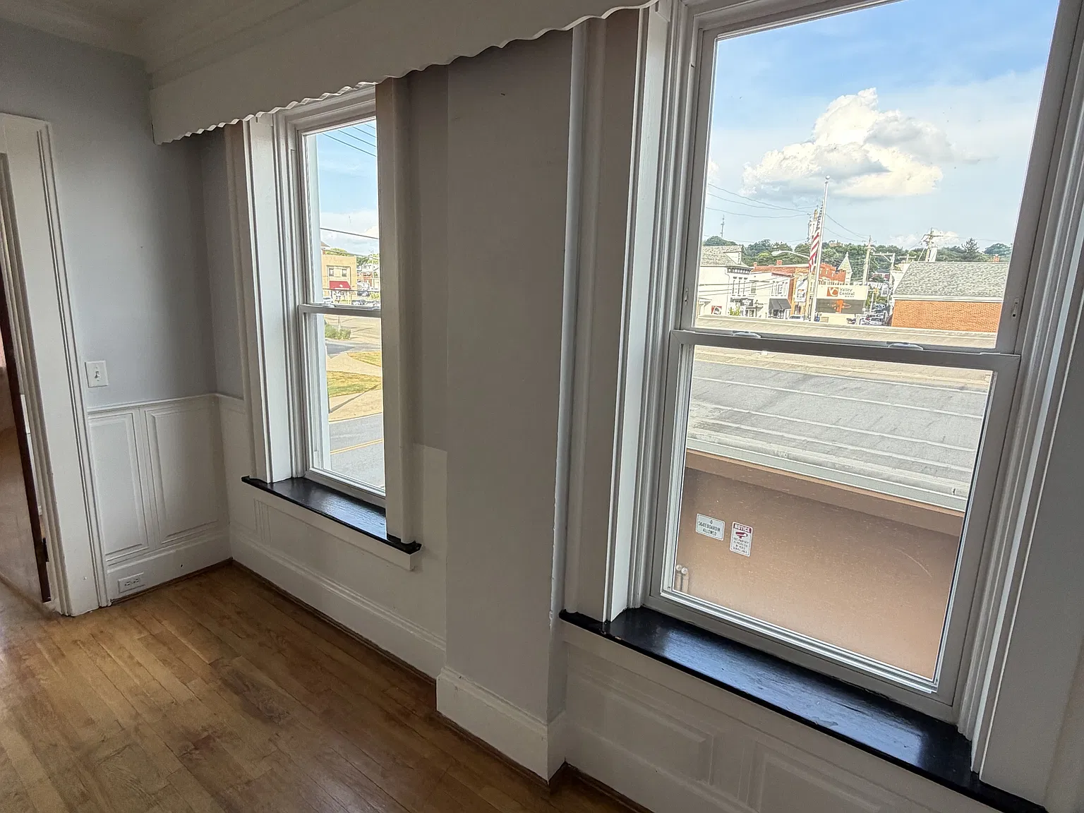 119 W Benson St — Photo 3