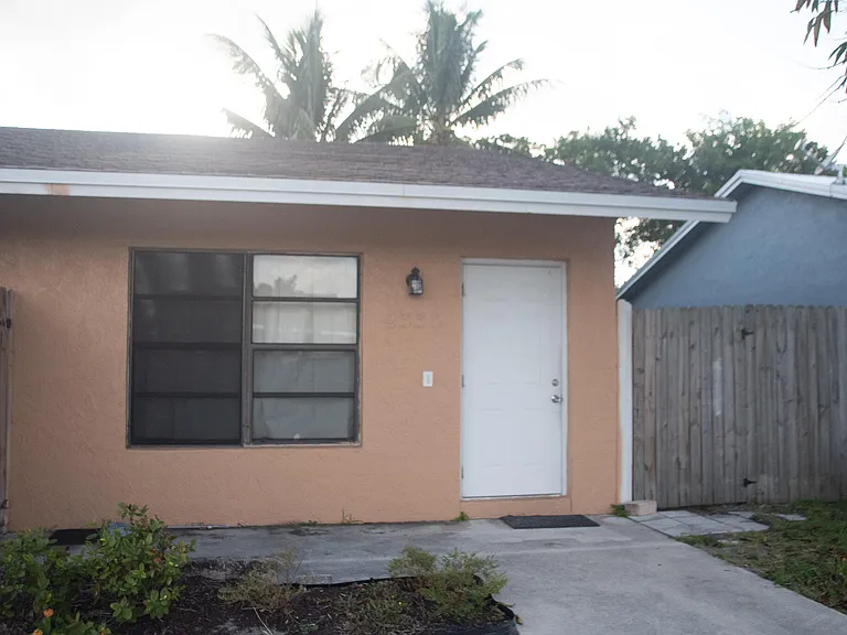 2337 Avenue B #B — Photo 19