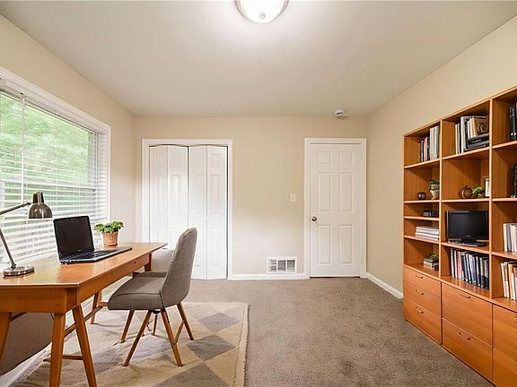 4th image of 3185 Bluebird Ln