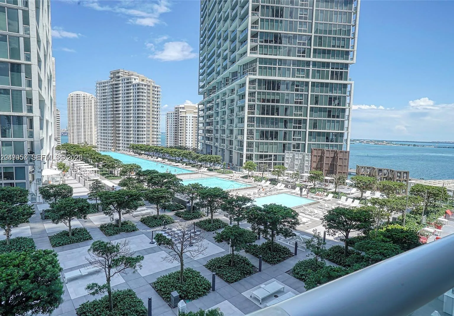 Icon Brickell Condo No 3 — Photo 1
