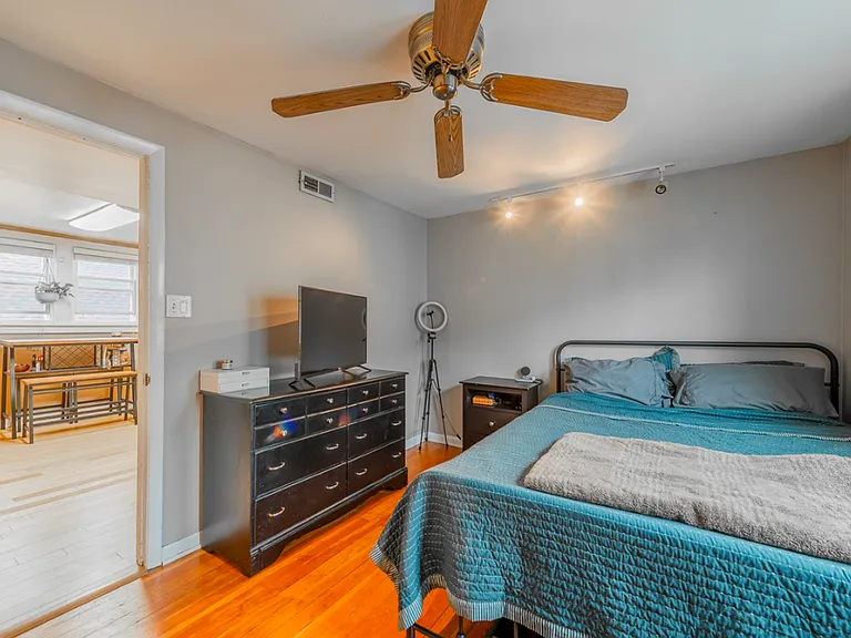 5055 W Argyle St #3 — Photo 9
