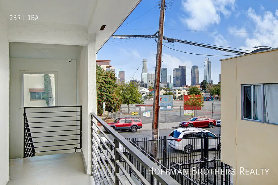 161 S Burlington Ave Los Angeles, CA 90057 — Photo 3