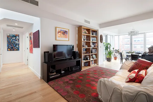 Rented by Douglas Elliman | media 6