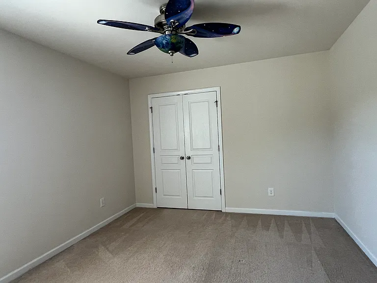 416 Charleville Ct — Photo 43