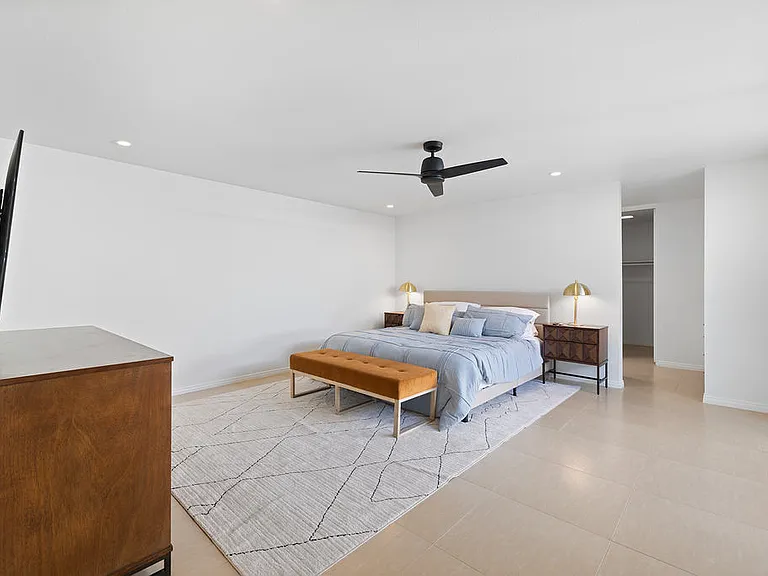 SPACIOUS PRIMARY BEDROOM SUITE