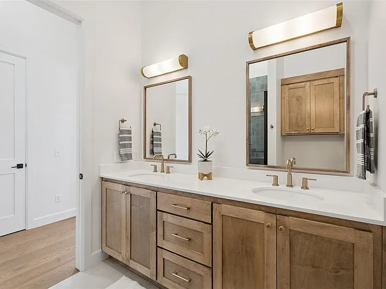 18817 Selah Way — Photo 30