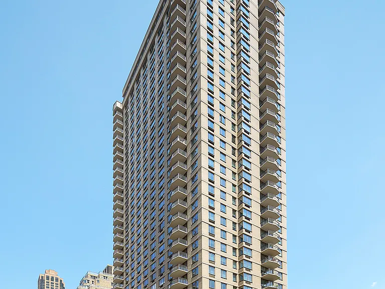 401 E 80th St #15C — Photo 14