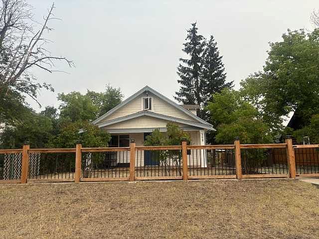 1st image of 308 W Balsam Ave