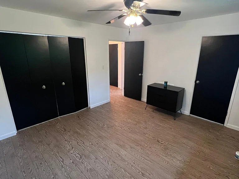 4521 Grover Dr #4 — Photo 10
