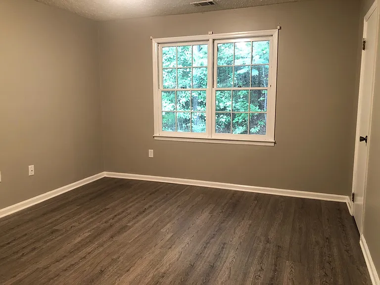 515 Chateau Dr SE — Photo 12