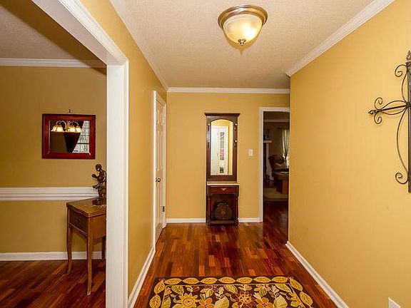 5th image of 709 Cool Brook Ct