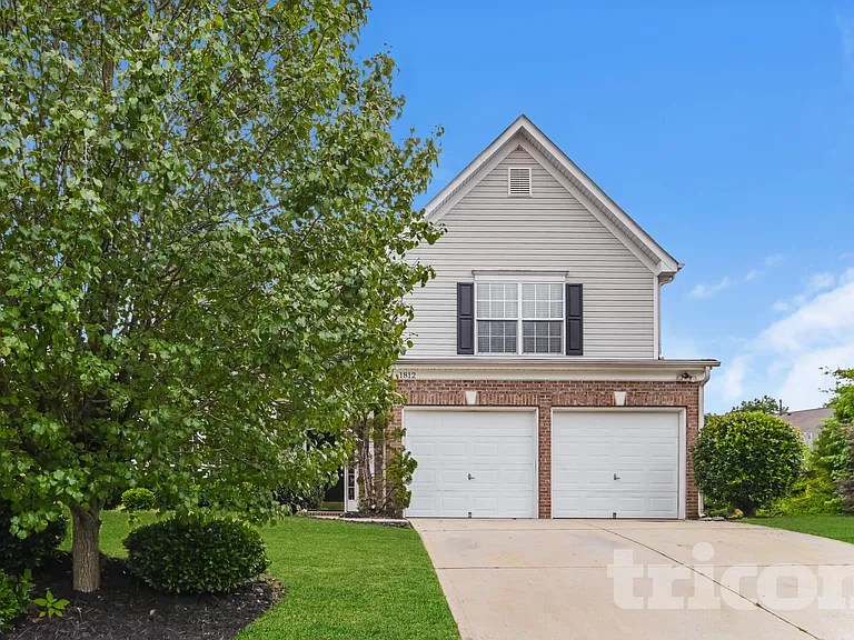 1812 Southwind Dr — Photo 1