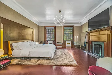 Sold by Societe Real Estate