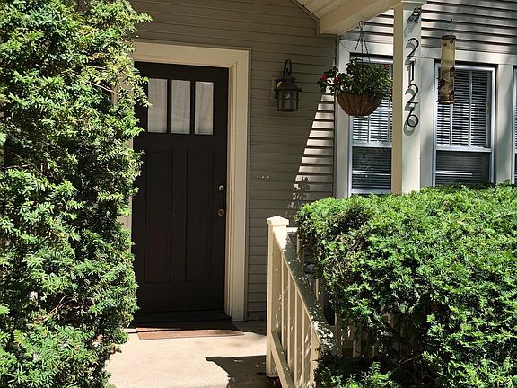 4th image of 2126 W Barry Ave #1