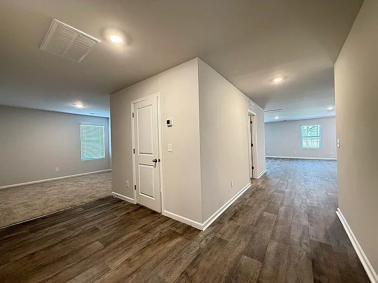 5171 Meagan Ln NE — Photo 9