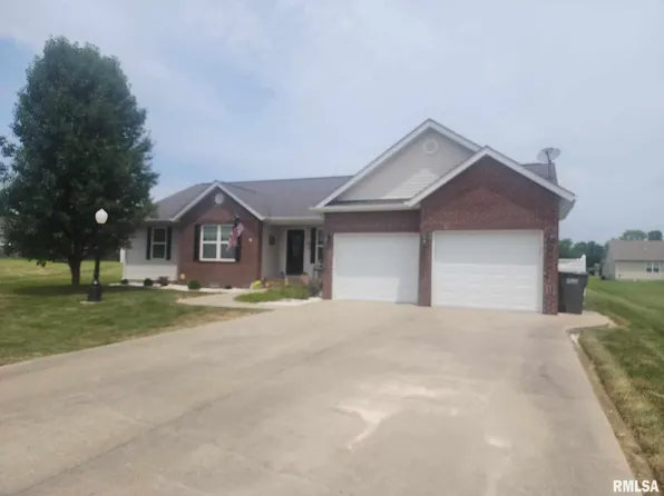 1302 Hillside Ct, Carterville, IL 62918