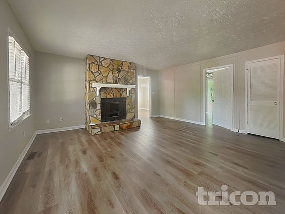 3rd image of 4737 Cedar Lake Dr SE