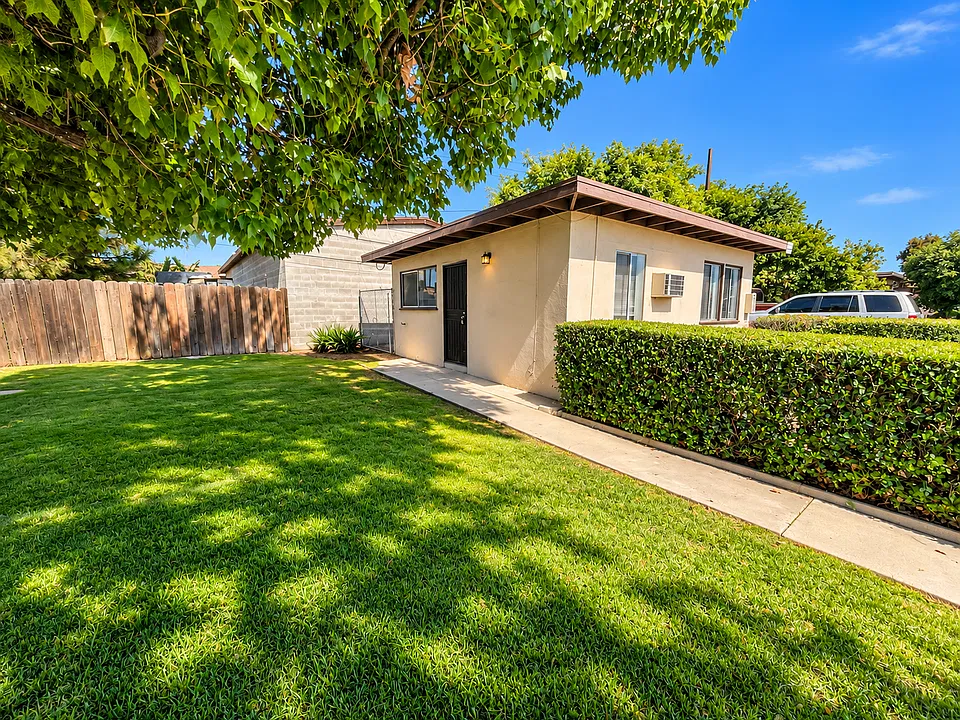 10765 Vernon Ave #C