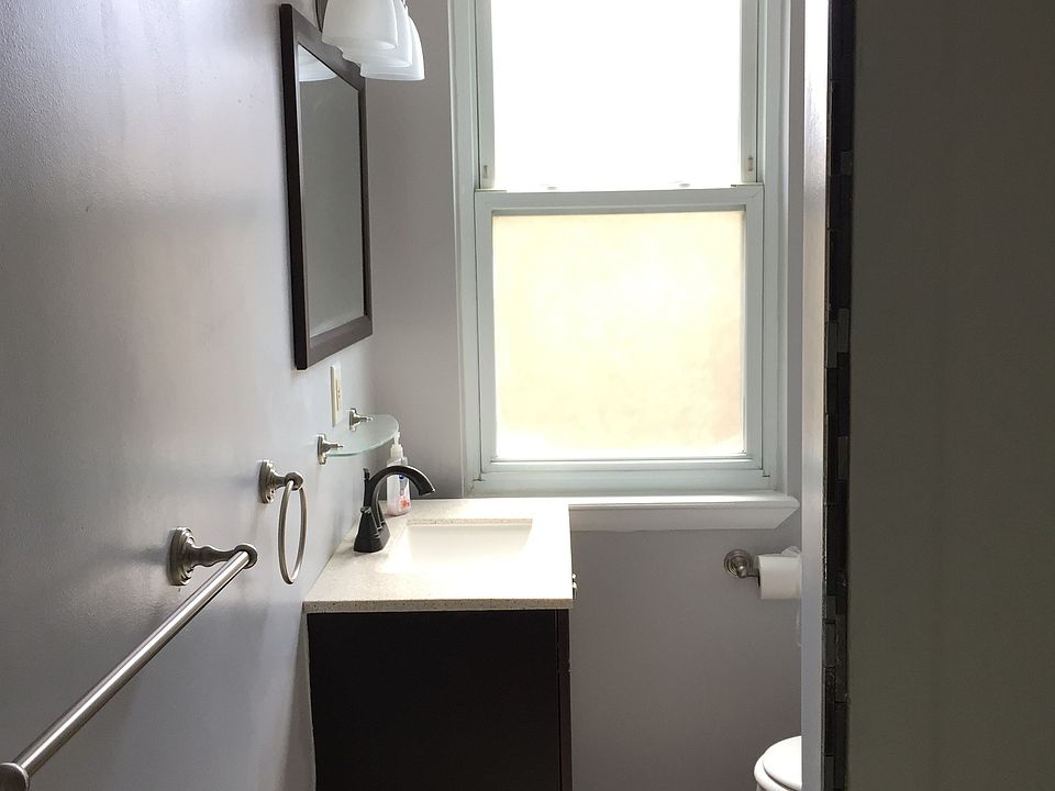 1st floor bath