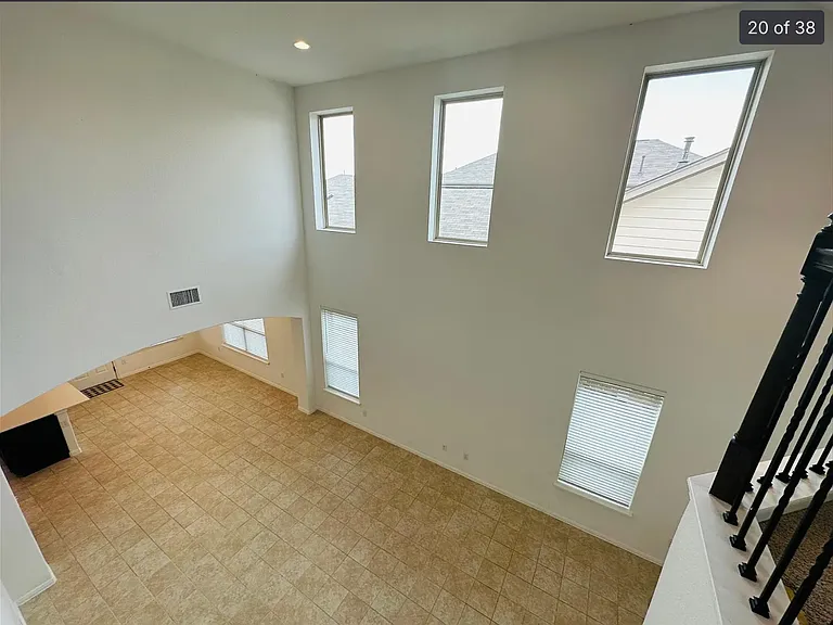 129 Mayney Ln — Photo 3