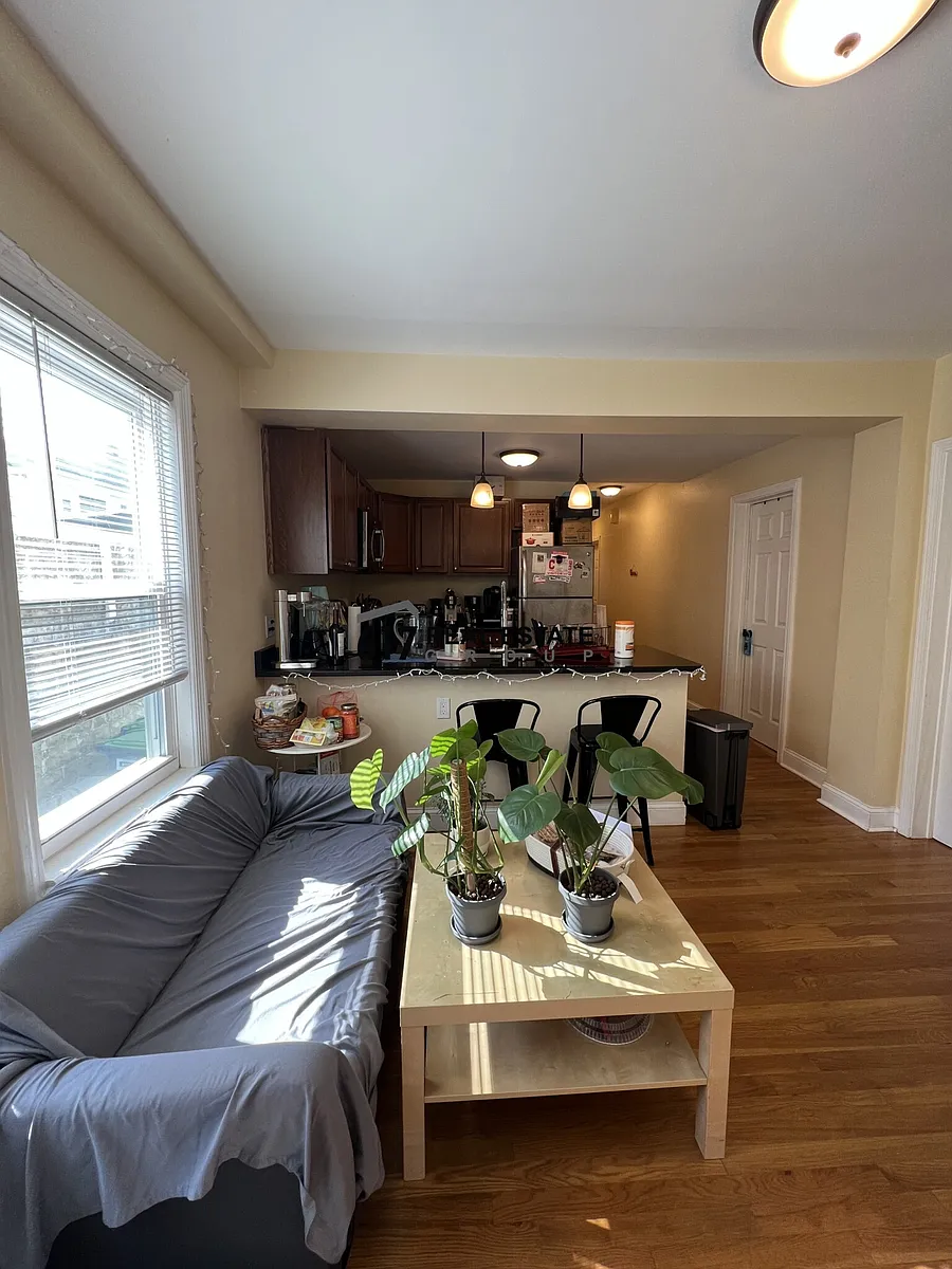 Building Photo - 18 Silvey Pl #1