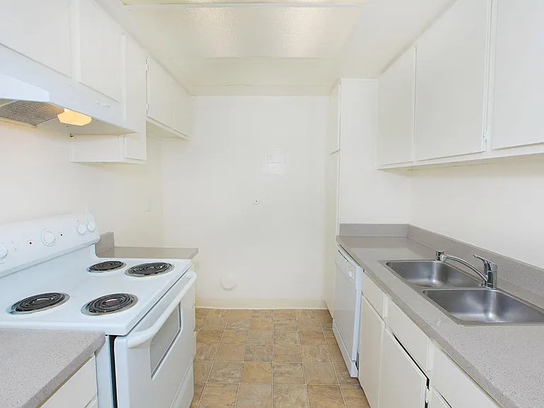 Five Coves Apartment Homes — Photo 37