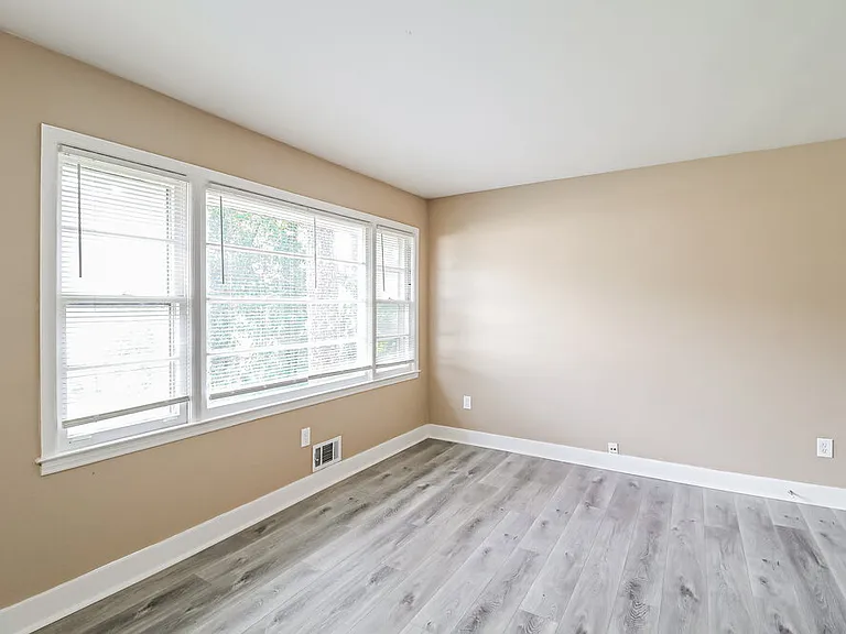 1932 Carla Dr — Photo 5
