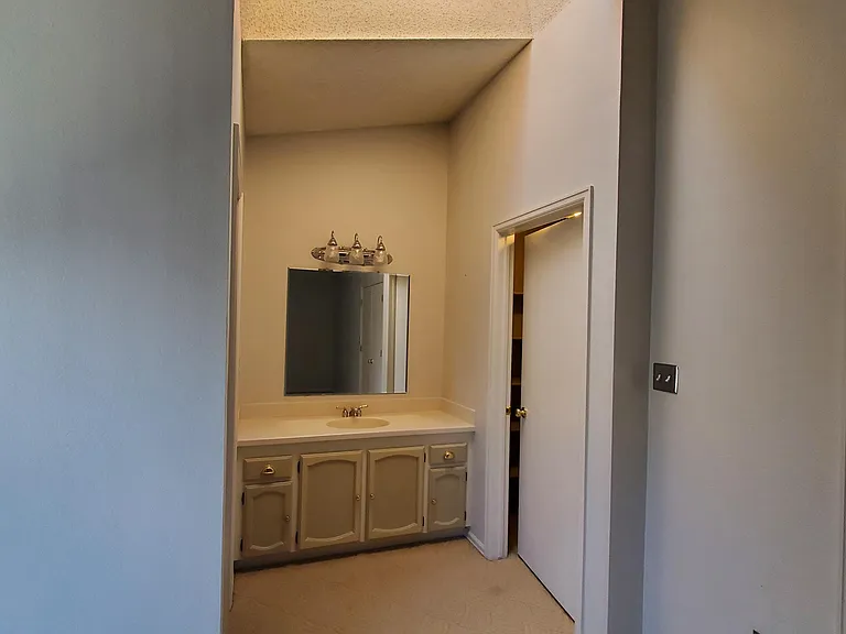 133 Blue Spruce Ct — Photo 26