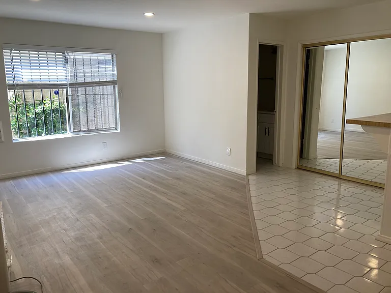119 Driftwood St #10 — Photo 1