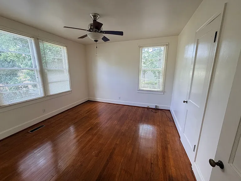 114 High St — Photo 3