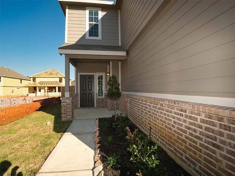 2225 Angie Kaye Dr — Photo 2