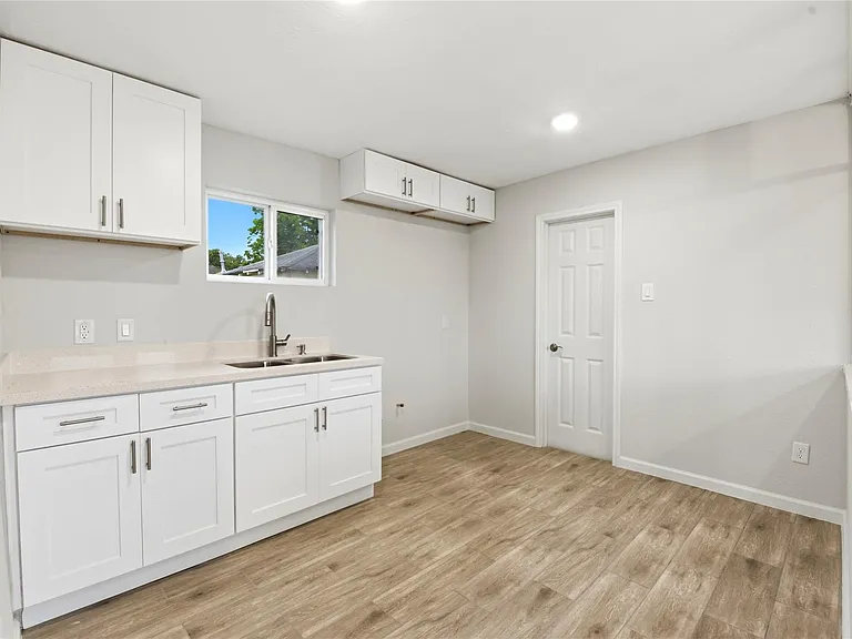 7010 Brownsville St #1/2 — Photo 9