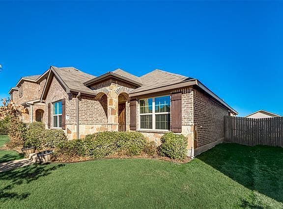 3rd image of 1224 Honeywood Ln